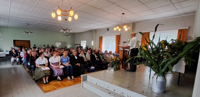 Mehr über den Artikel erfahren Rückblick 20 Jahre Glockenturm mit Festgottesdienst